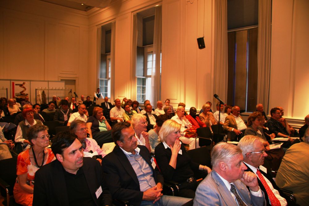 Prevention of alcohol misuse Round table discussion: Binge drinking or Art de Vivre or is there anything in between?