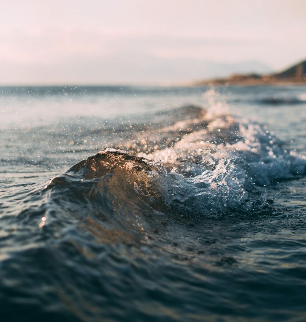 Friends of Glass launches new campaign inviting Consumers to #CheersToTheOcean